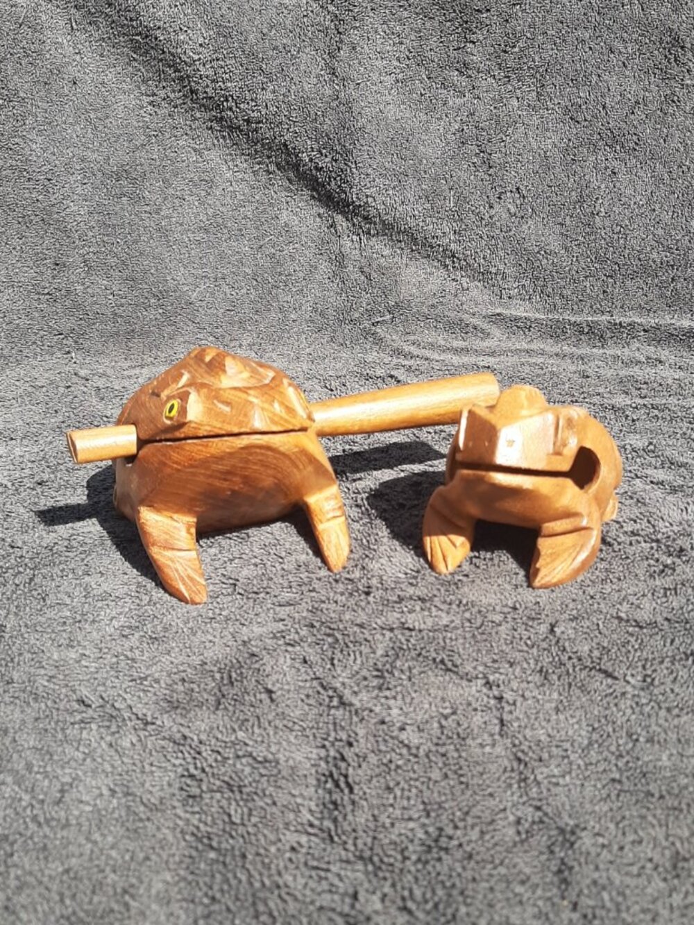 Light Wooden Frogs Guiro Rasp Percussion Musical Instruments. Croaking Frogs! - Picture 3 of 6